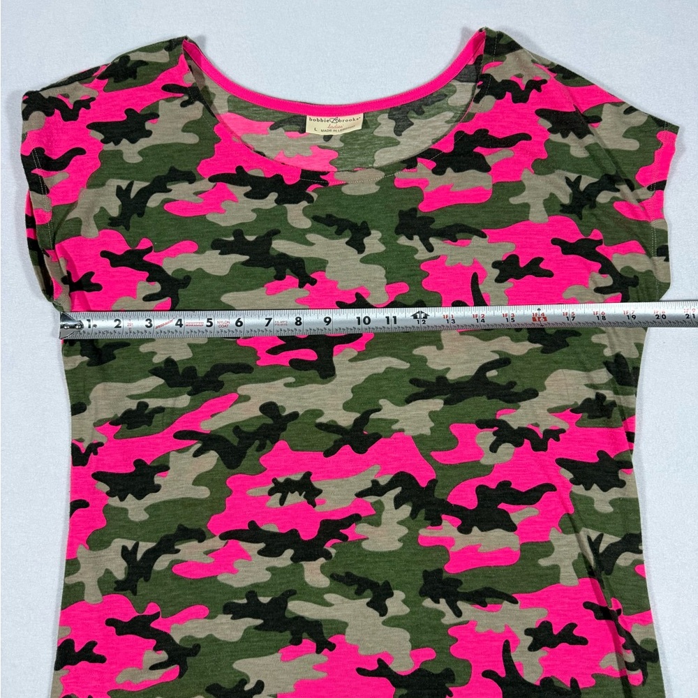 Bobbie Brooks Women’s Neon Pink & Green Camo Tee Size Large - Picture 3 of 5